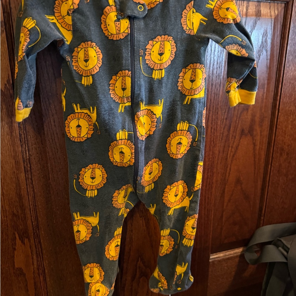 Kids Lion Print One Piece footer sleeper